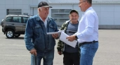 Четверо жителей региона, пострадавших на производстве, получили ключи от автомобилей