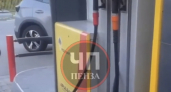 «Ребенок напрокат»: жительница Пензы пошла на крайние меры ради заправки без очереди